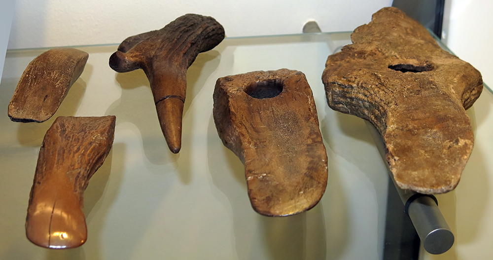 bone tools 