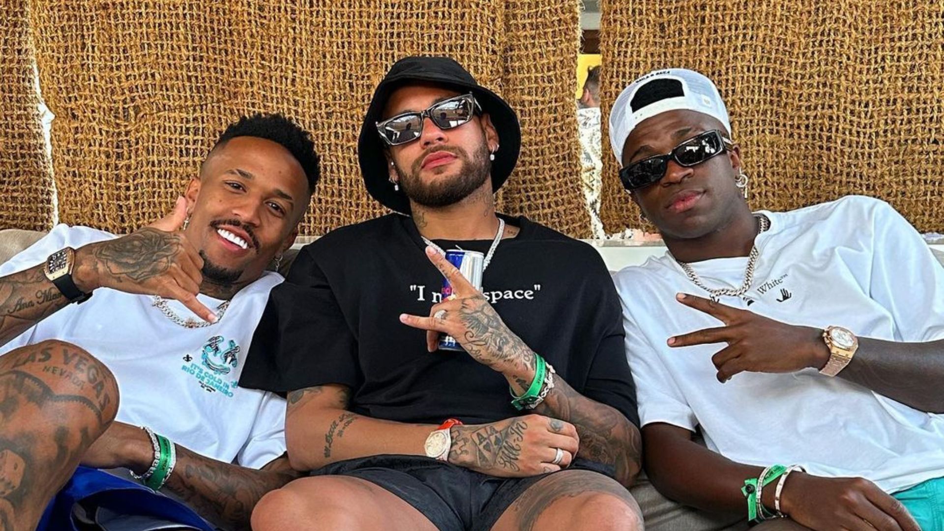 Neymar arrives in Ibiza with friends and father, but without Bruna ...