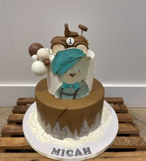 Vintage bear cake