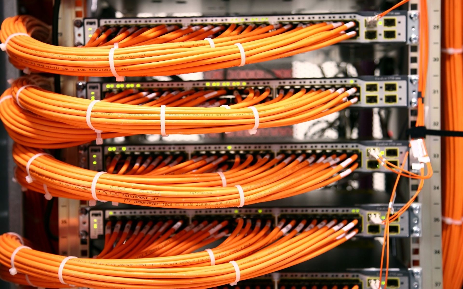 Server ethernet cables