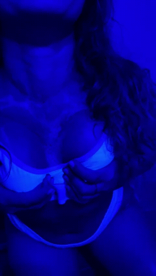 Can you tell Iโm cold?, who wants to warm me up?
