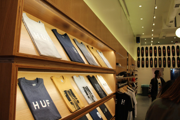 HUF-TEE-DISPLAY