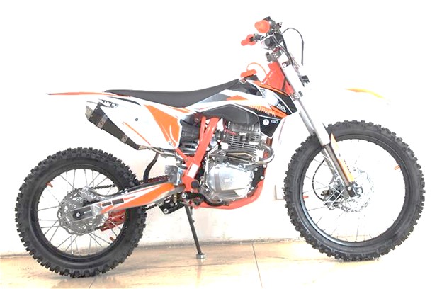 A15 PRO 230cc Dirt Bike, 5-Speed Manual