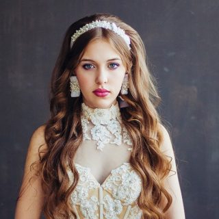 wedding hairstyle with headband