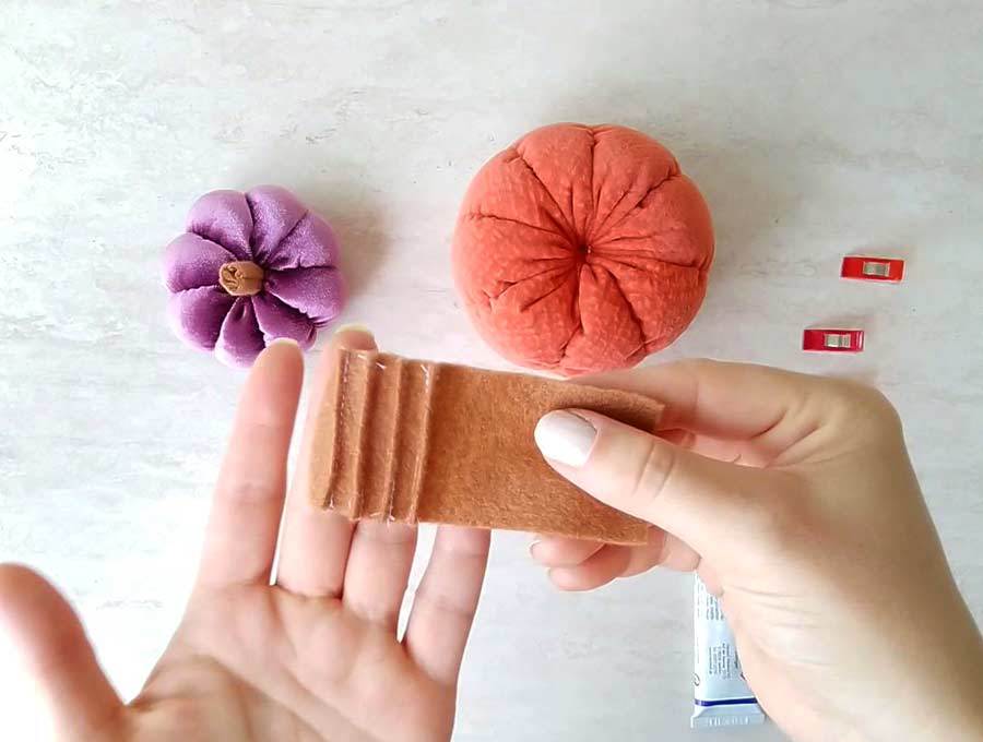 making the felt stem of the cloth pumpkins