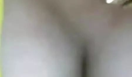 वह उसे रोकने के हिंदी में सेक्सी फिल्म दिखाओ लिए भीख माँगती है