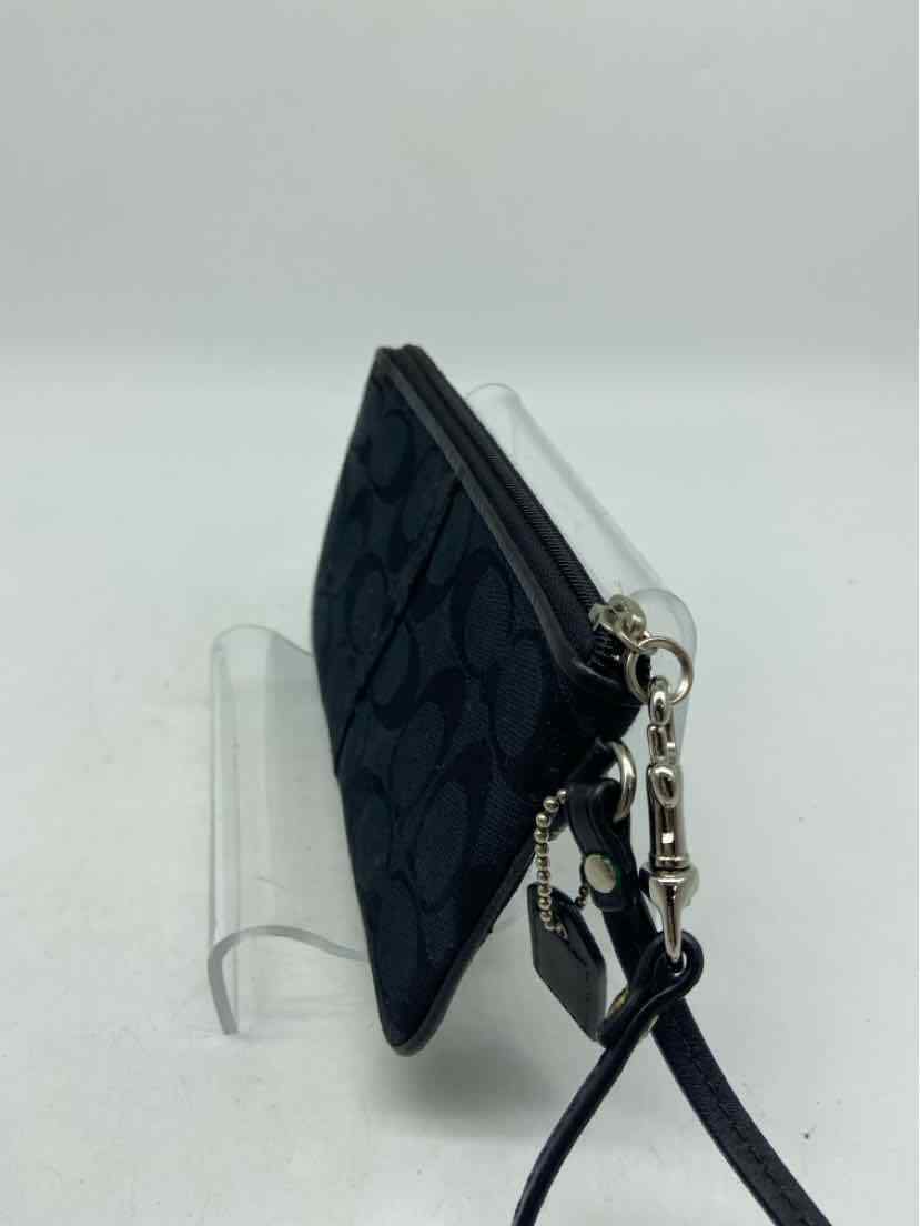 Pre-Owned Coach Black Wristlet Wristlet - image 4