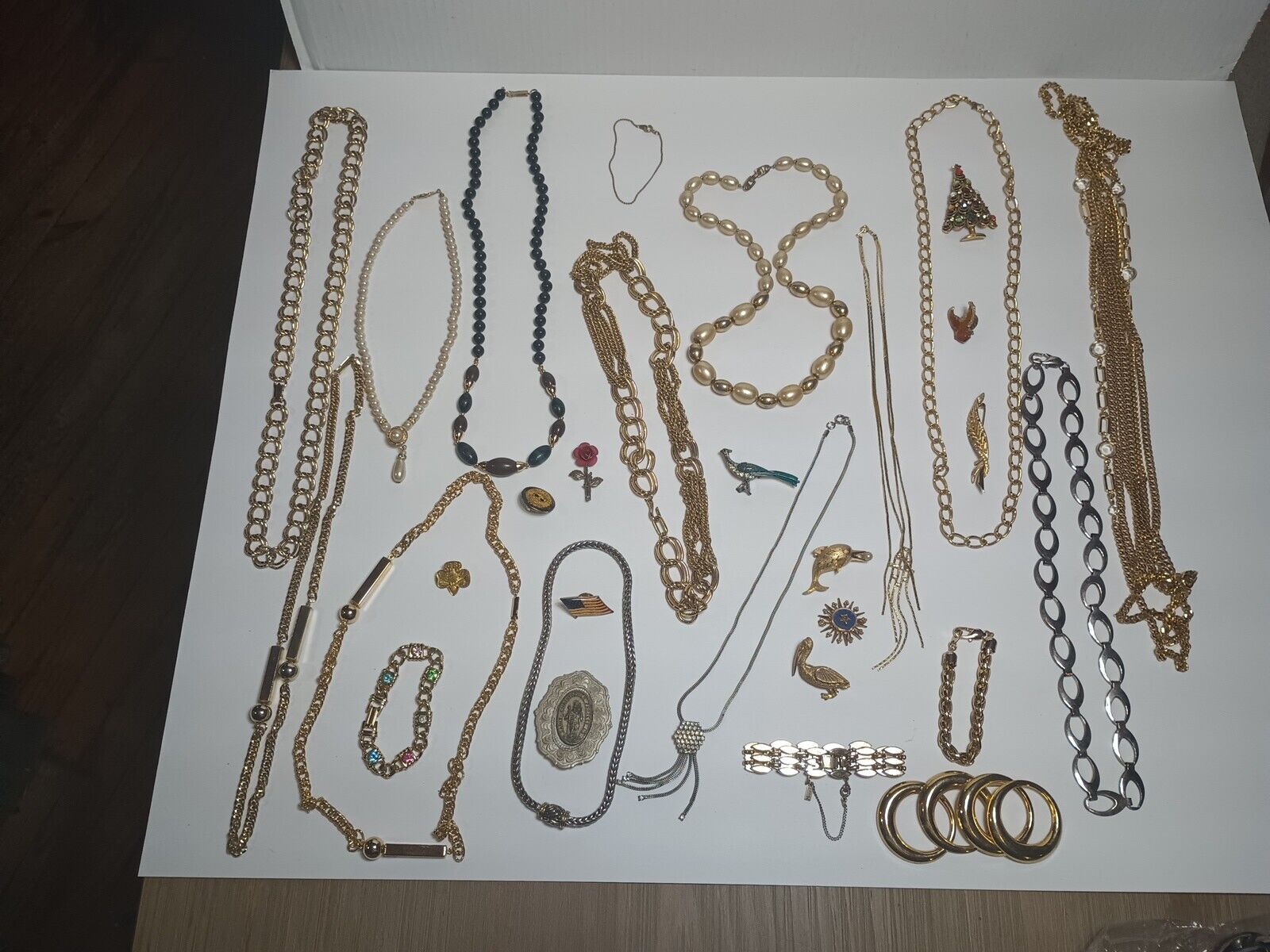 Vintage Mixed Lot Of Jewelry 30 Pieces Necklaces,… - image 1