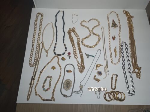 Vintage Mixed Lot Of Jewelry 30 Pieces Necklaces,… - image 1