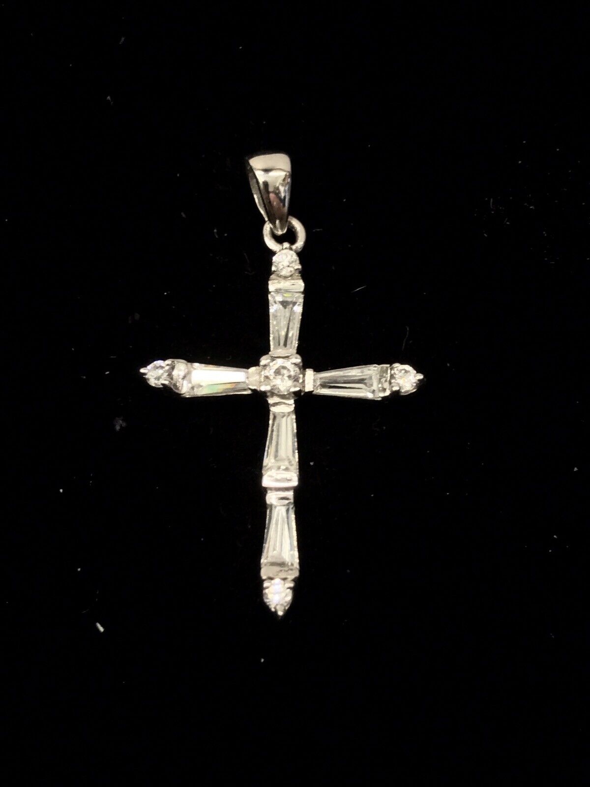 9ct White Gold Cubic Zirconia Cross - image 6