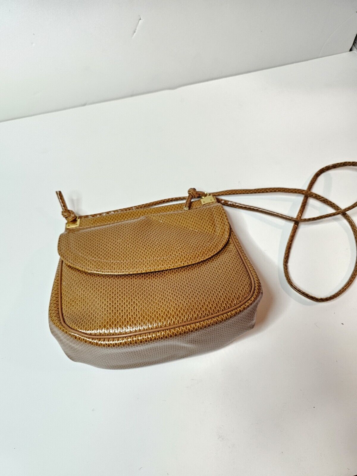 Beautiful Vintage Textured Congac Handbag - image 3