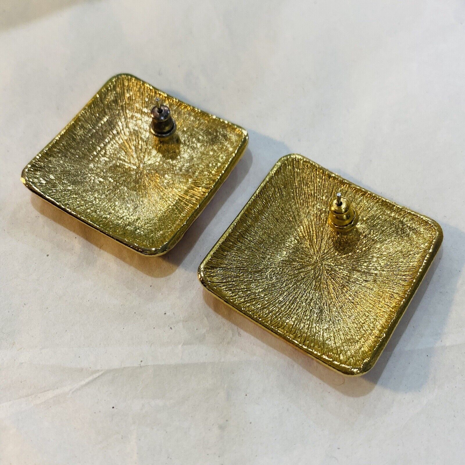 Vintage Pierced Earrings Goldtone Squares Red Ena… - image 3