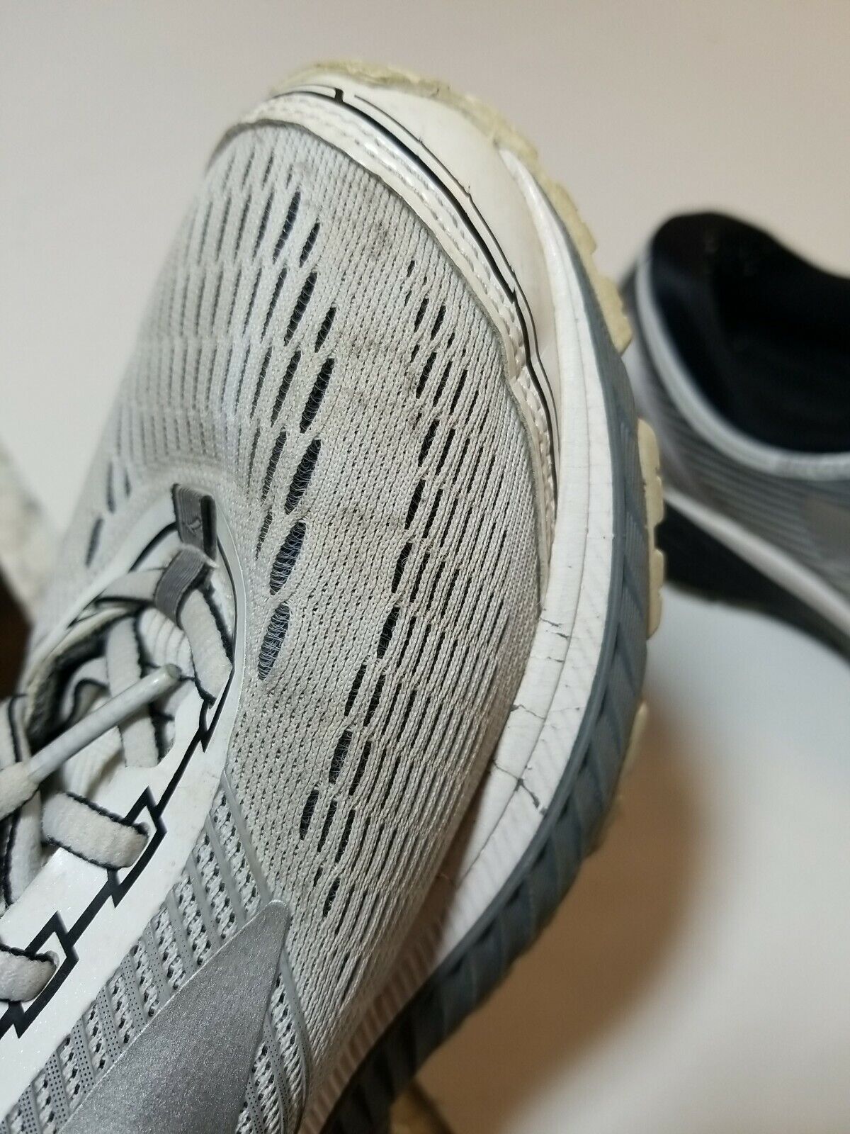 Brooks Ghost 10 Gray/White Cushion Neutral Runnin… - image 11