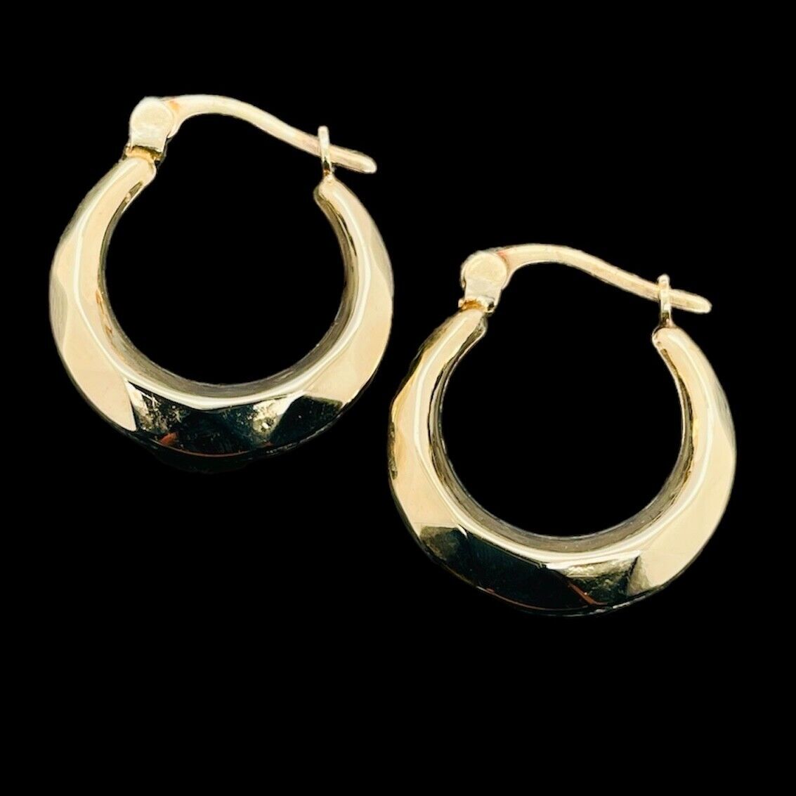 9ct Yellow Gold Hollow Small Faceted Hoops 1gm Pr… - image 6