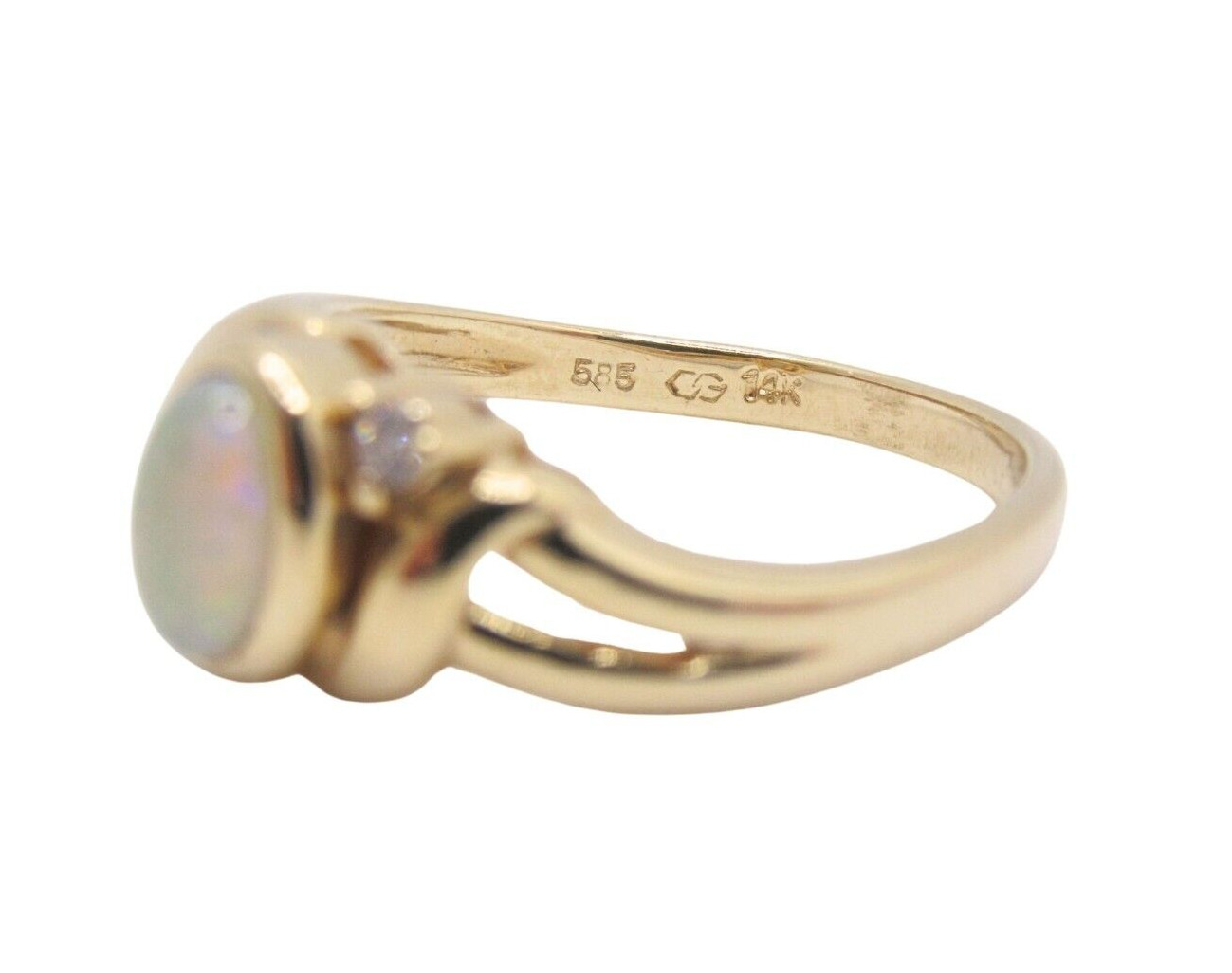 14K Yellow Gold Ring with Opal & Diamond - image 4