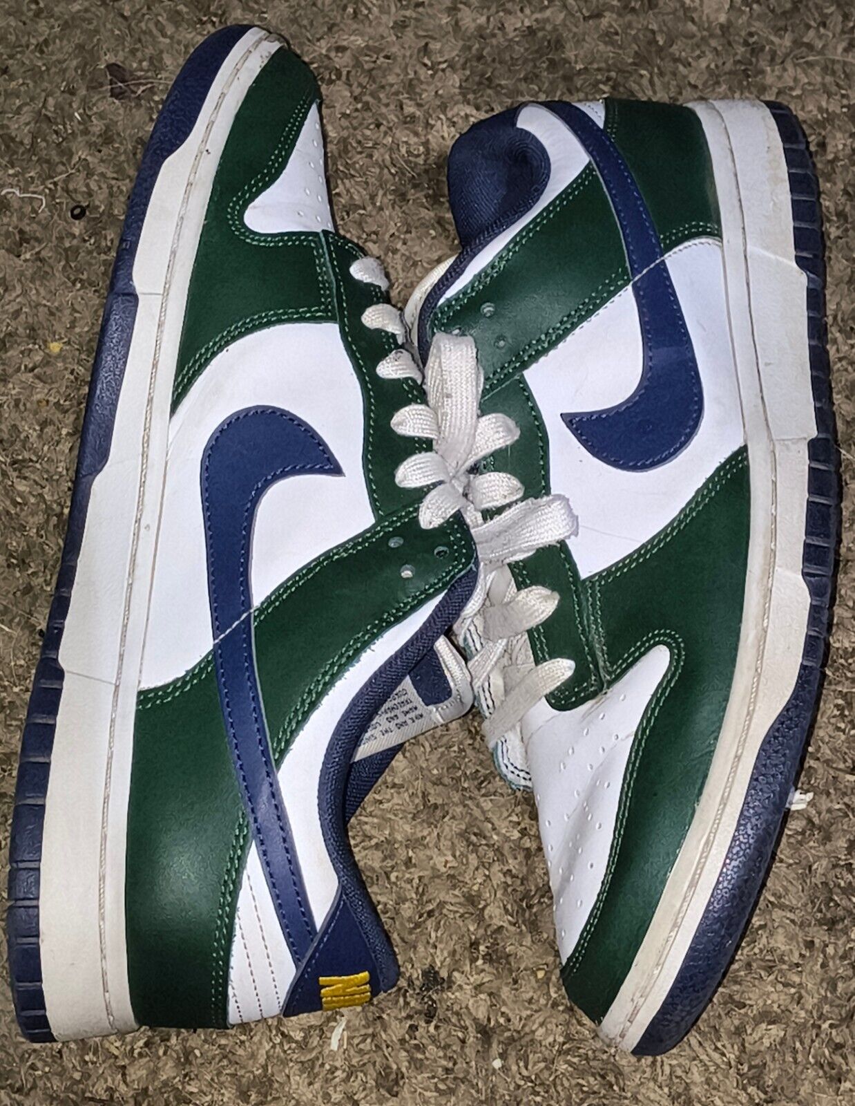 Size 10 - Nike Dunk Low Michigan State - image 4