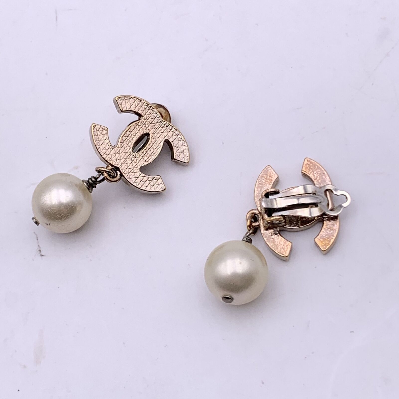 Authentic Chanel Silver Metal CC Logo Pearl Drop … - image 3