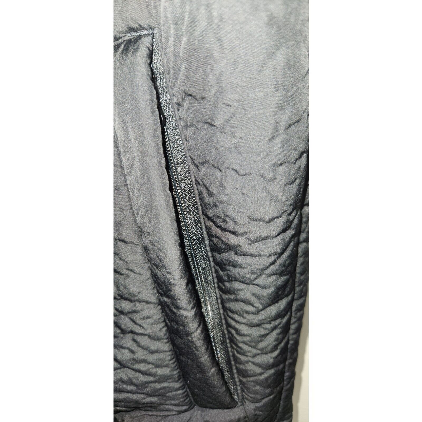 ALO Yoga Black Quilted Bomber Jacket, Men's Size … - image 8