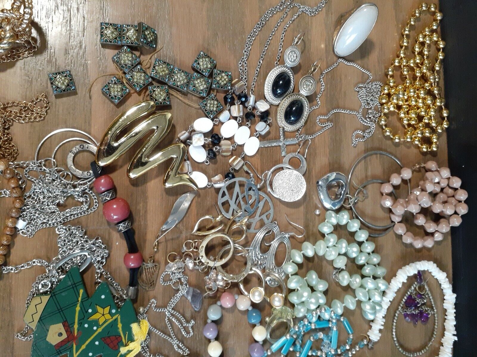 Lot of Over 60 Items Vintage Junk Drawer Jewelry … - image 5