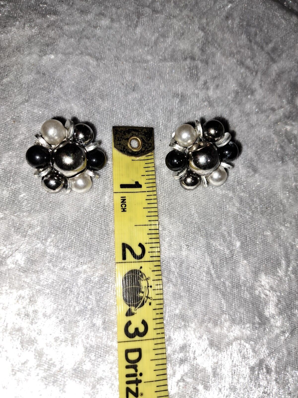 Vintage 80s clip on earrings grau silver black pl… - image 4