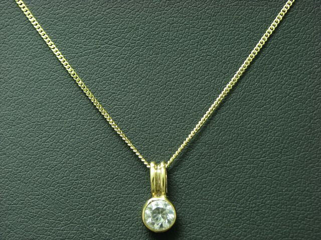 Yellow Gold Cubic Zirconia Chain & Pendant / 8ct … - image 5