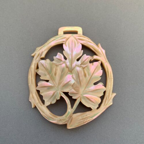 ANTIQUE VICTORIAN CARVED OAK LEAF MOP PENDANT - image 1