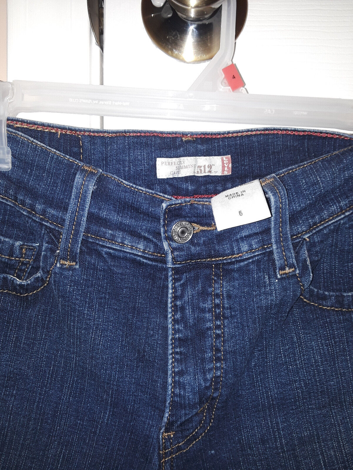 LEVI'S 512 PERFECTLY SLIMMING CAPRI SIZE 6 DENIM … - image 4