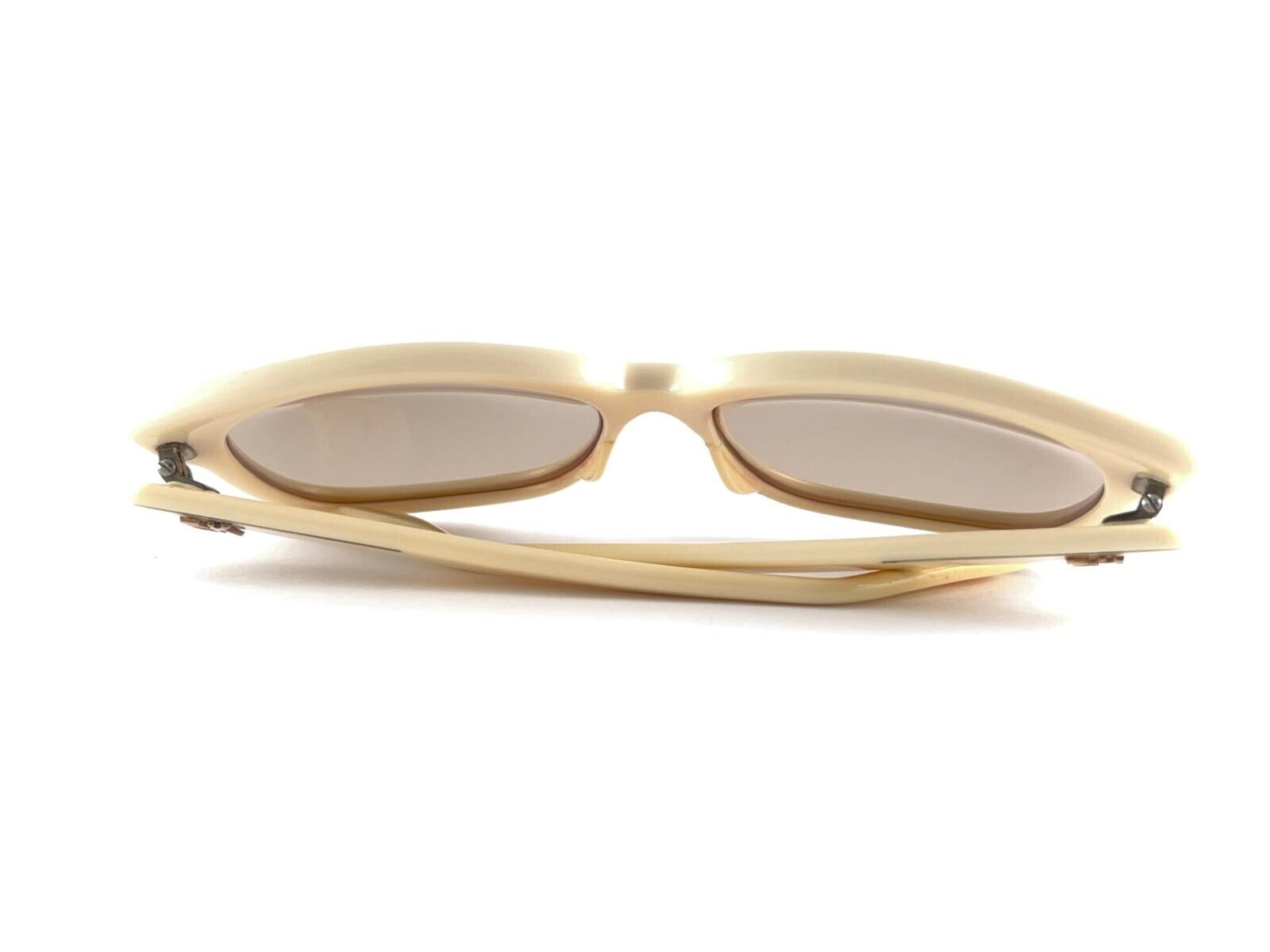 VINTAGE EMMANUELLE KHANH BEIGE OVERSIZED SUNGLASS… - image 10