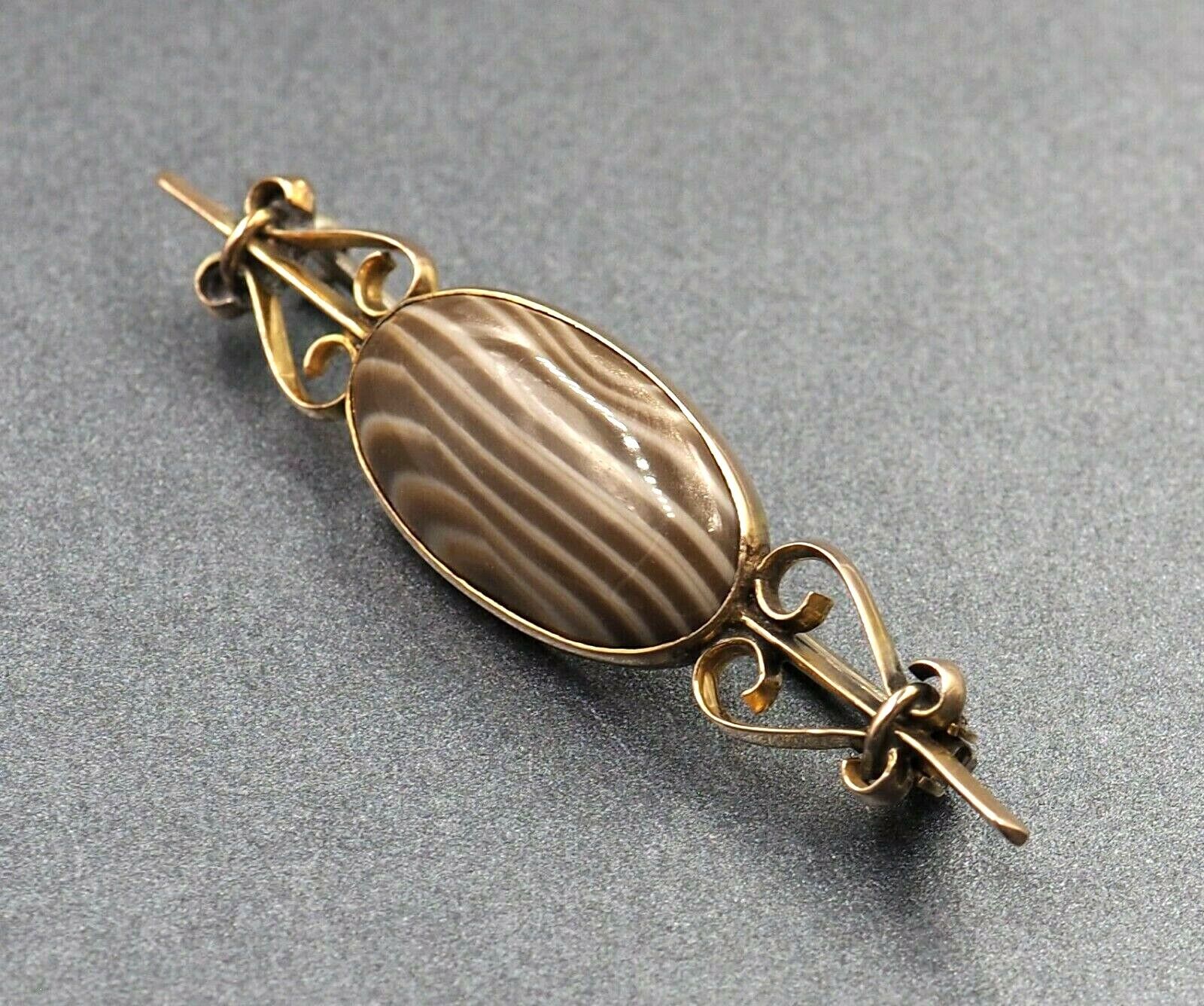 9ct Yellow Gold Banded Agate Brooch - image 3