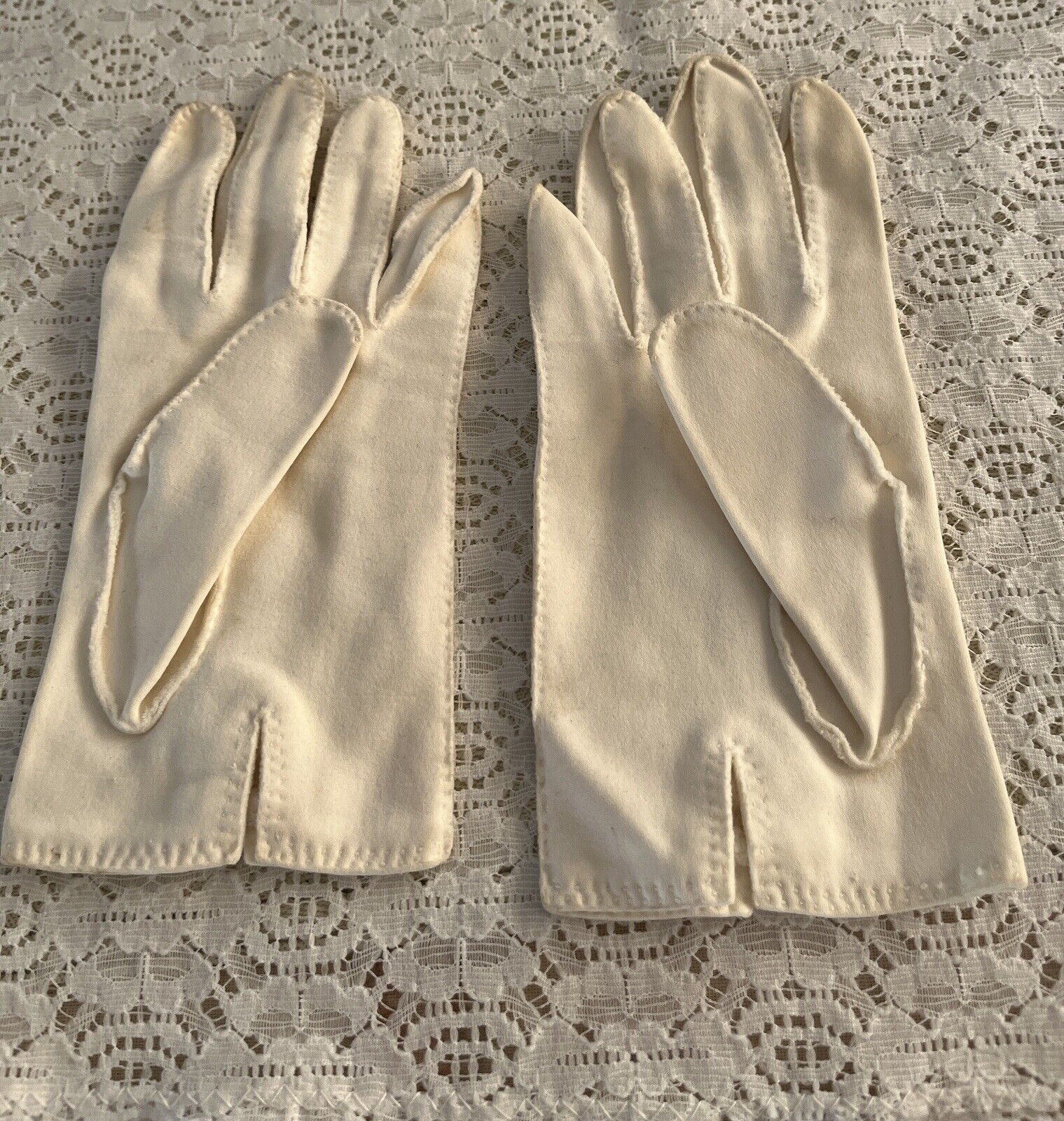 Vintage Women's Suede Ivory Dress Gloves- Lot Of 5 - image 9