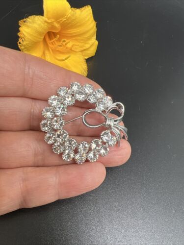 Vintage Bow Wreath Circle Silvertone & Clear Shin… - image 1