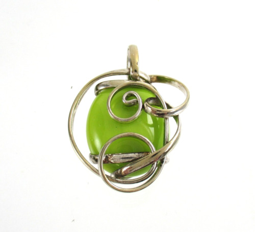 .925 Sterling Silver Lime Green Jasper Pendant Re… - image 1