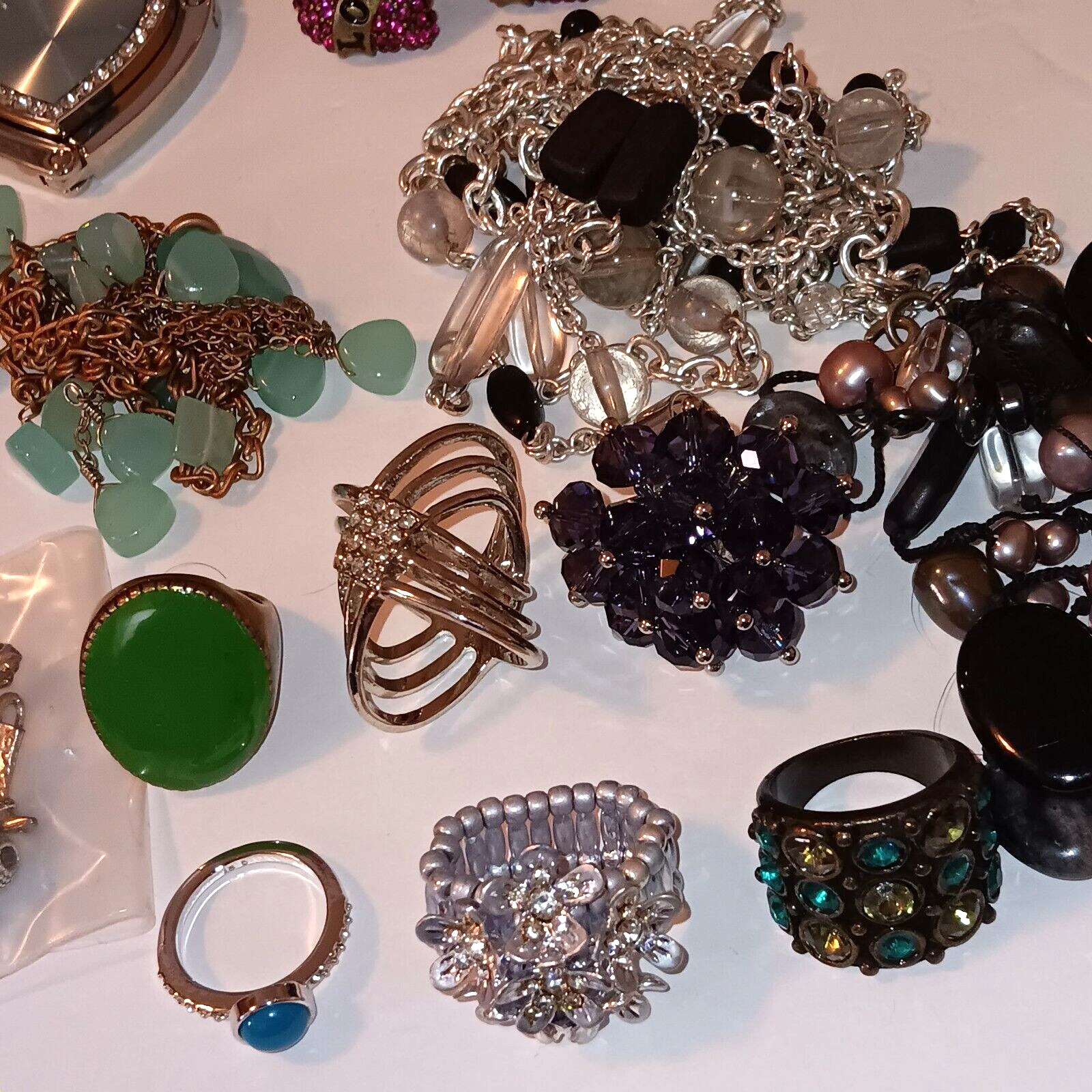 VINTAGE TO NOW LARGE 10LB COSTUME JEWELRY LOT EST… - image 13