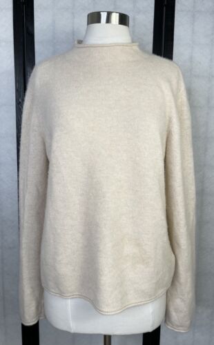 NEIMAN MARCUS CASHMERE. 100% Cashmere Top. Size: X