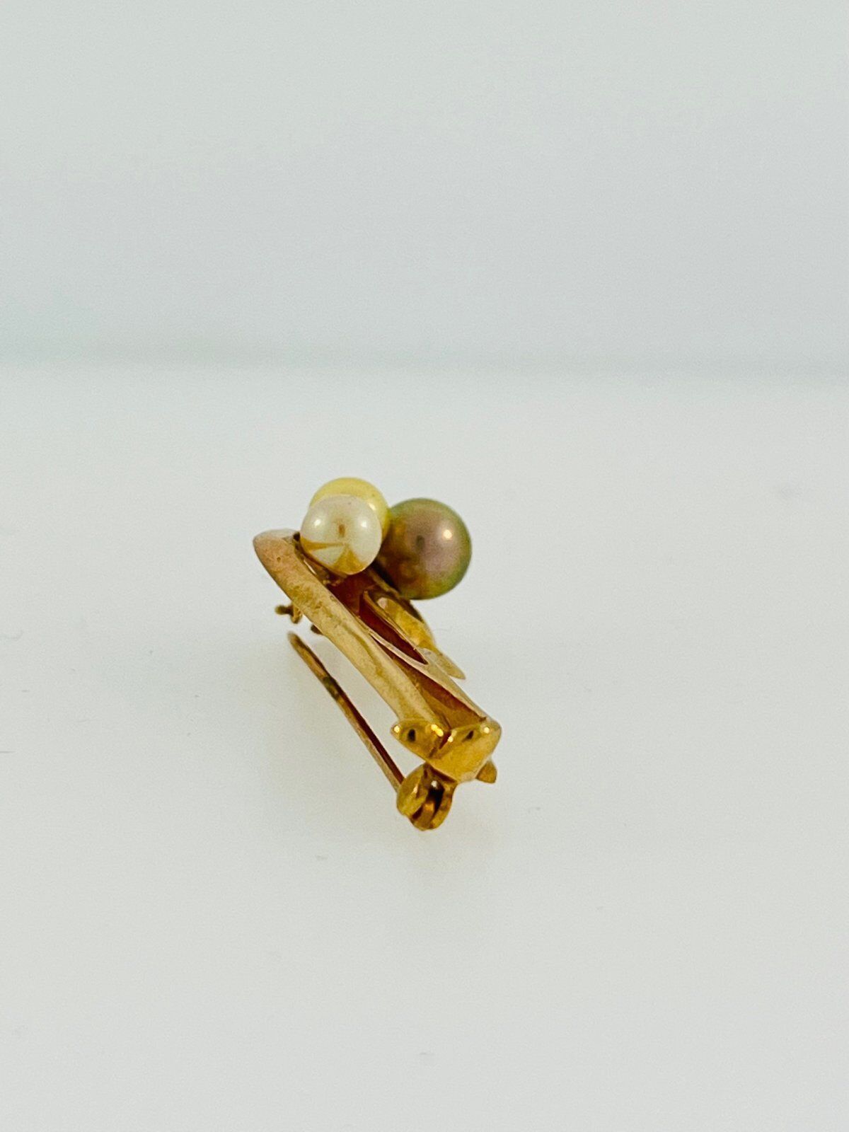 14K Yellow Gold Pin With Pearls - image 4