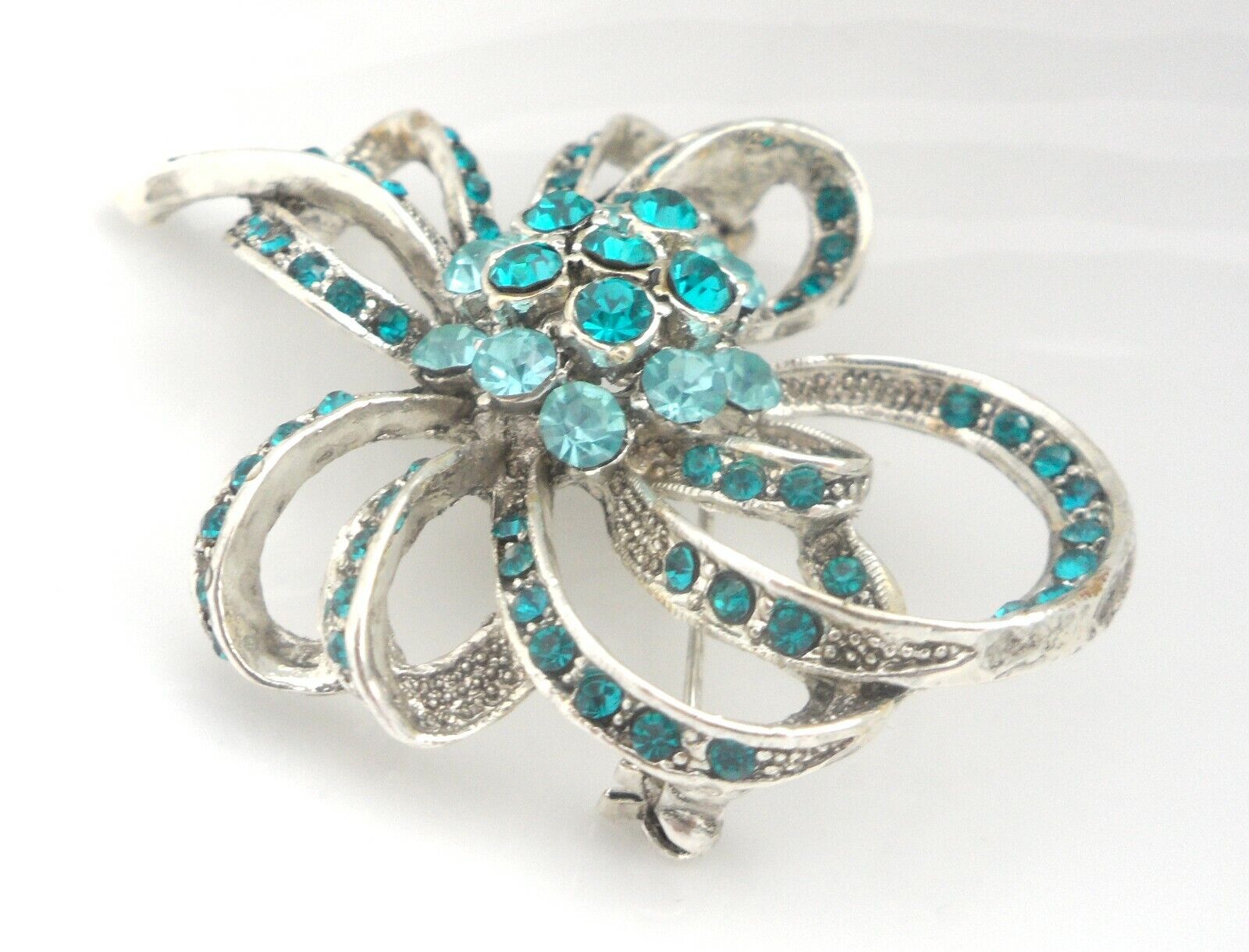 Vintage Rhinestone Bow Brooch Faux Marcasite Silv… - image 4