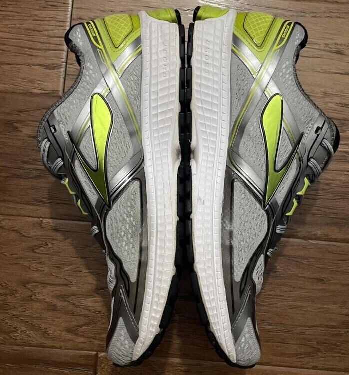 BROOKS GHOST LIME AND GREY BROOKS GHOST SIZE MEDI… - image 2