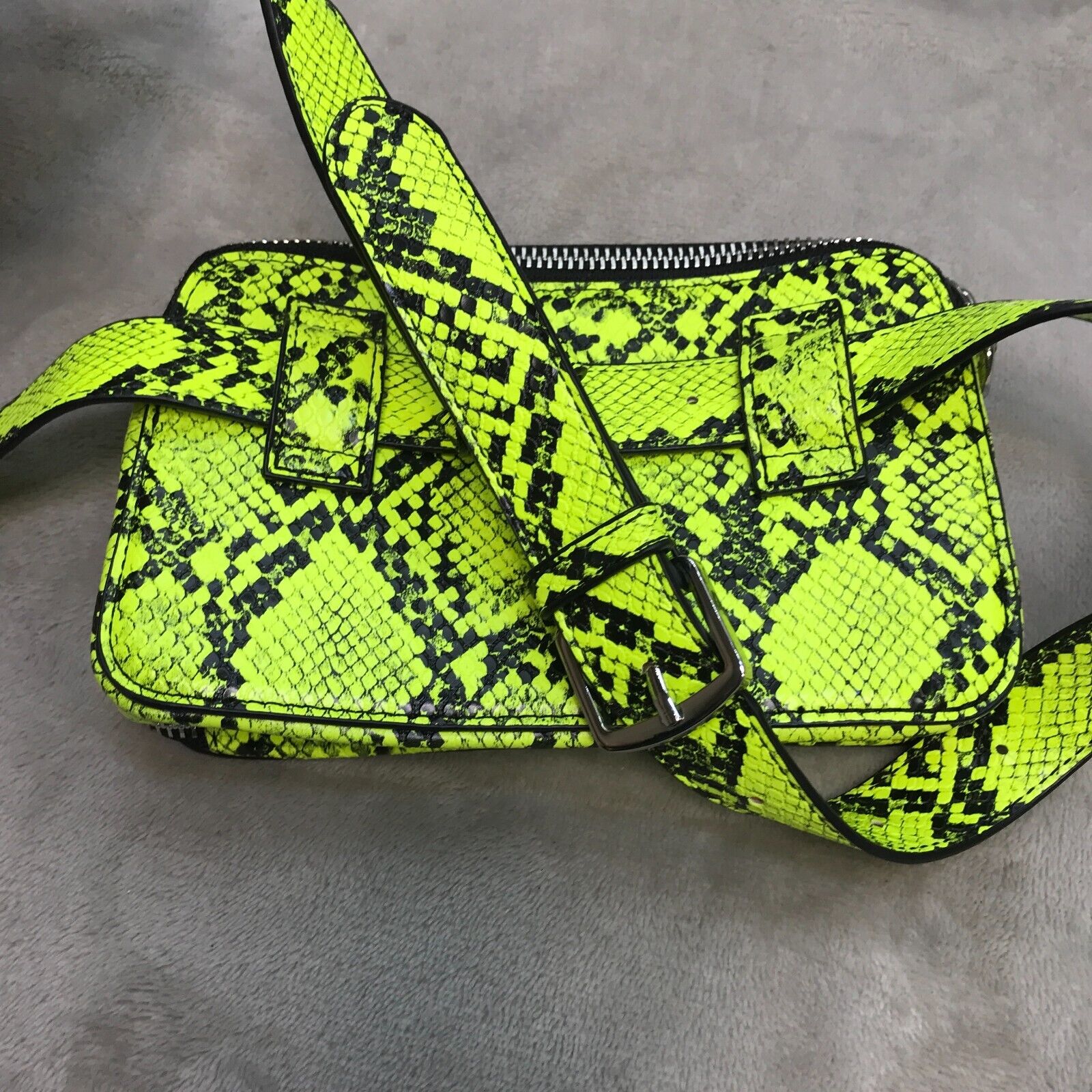 GUESS Women's Green Neon Faux Snake Skin Leather … - image 10