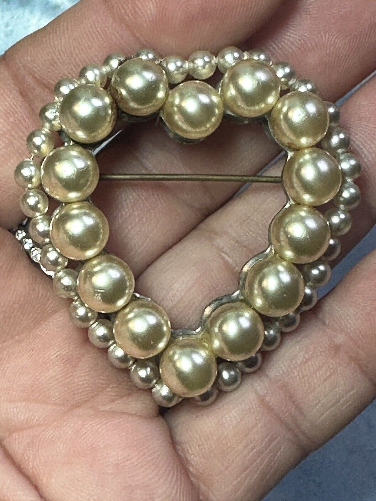 Large Vintage Silver Tone & 2 Layer Faux Pearl He… - image 4