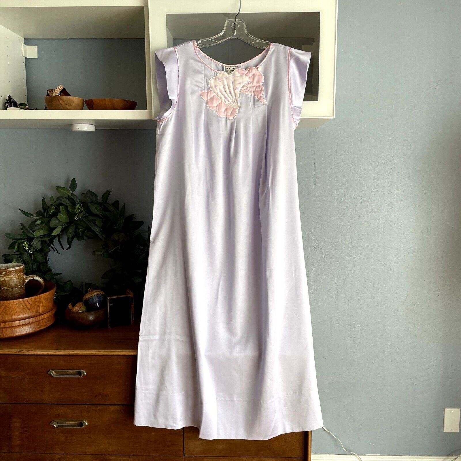 Vintage 80’s Natori Lilac Pink Nightgown Appliqué… - image 1