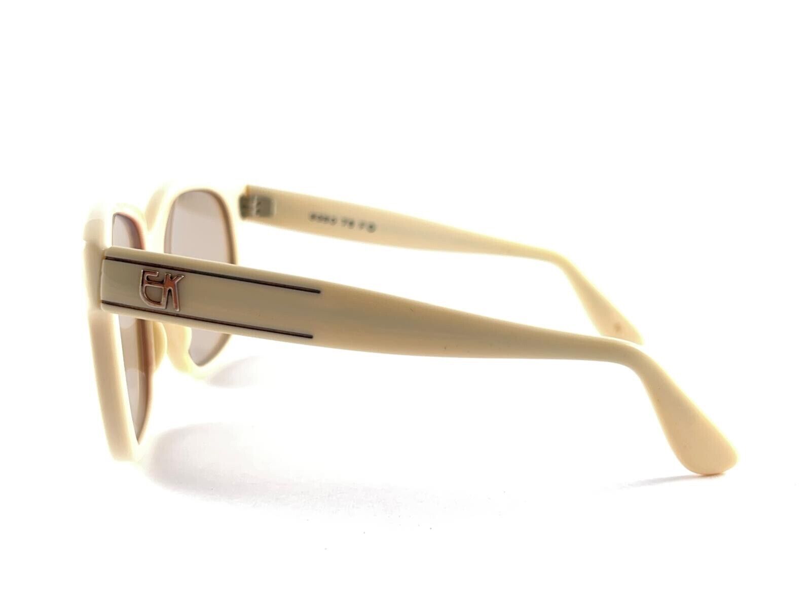 VINTAGE EMMANUELLE KHANH BEIGE OVERSIZED SUNGLASS… - image 4