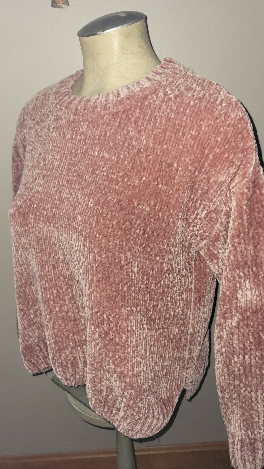 Cupio Rose Pink Chenille Cropped Sweater M Ladies… - image 3