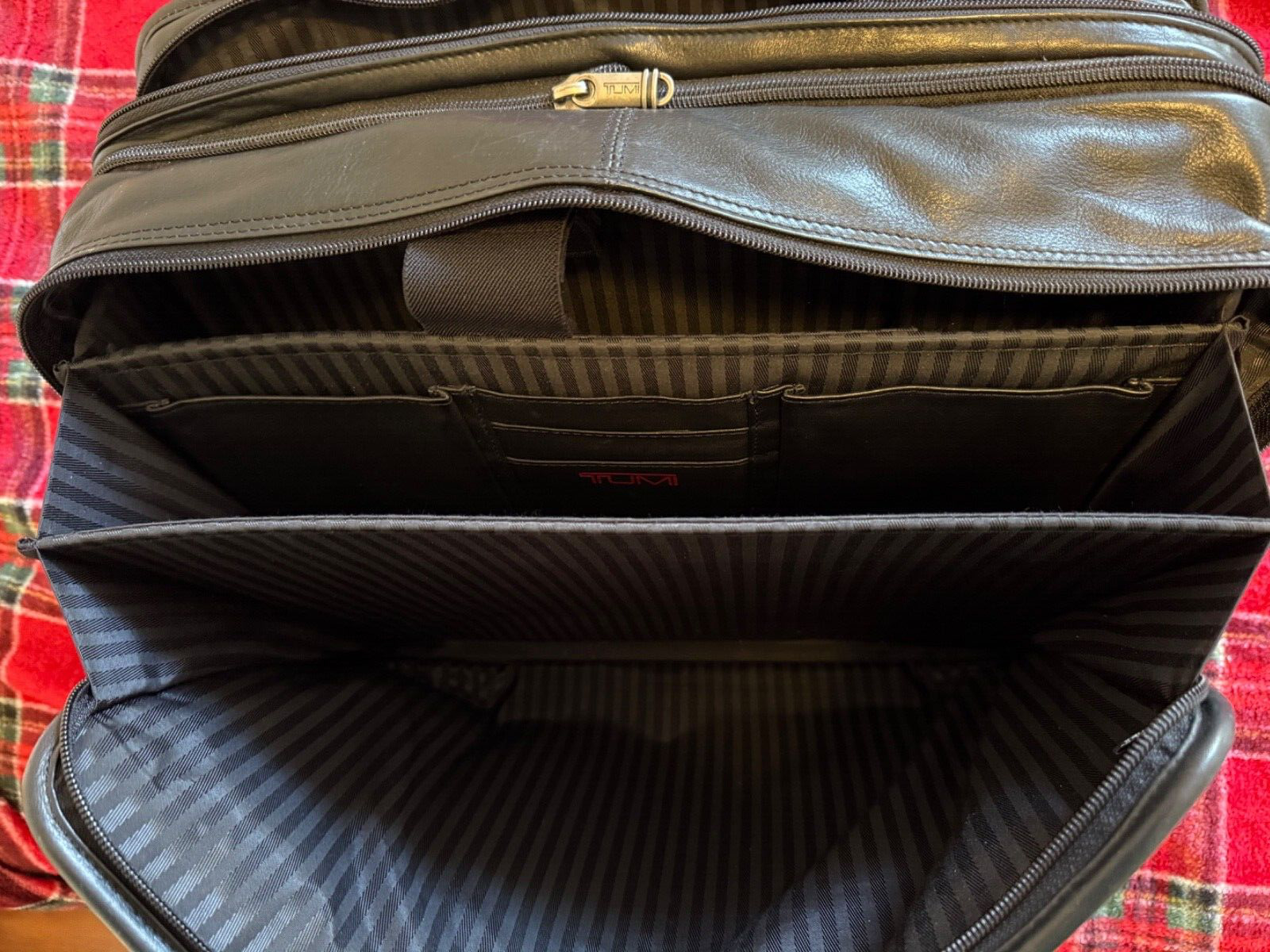 Tumi Limited Edition Black Leather Briefcase - RA… - image 4