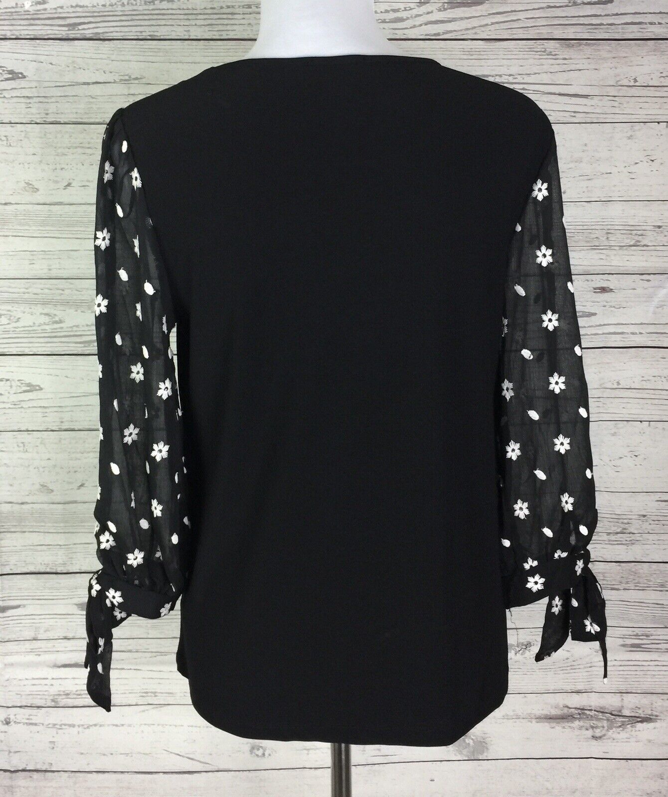 CeCe Top Women S Black White Embroidered Floral T… - image 7