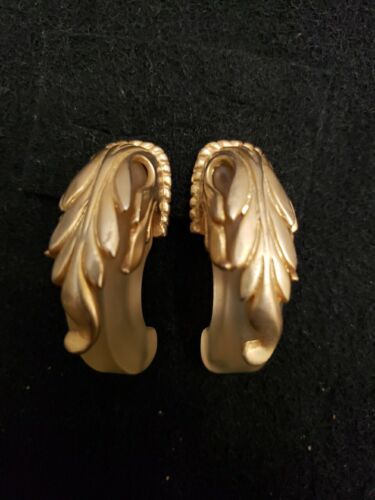 BOUCLES OF OREILLES baroque-style clip-on Earring… - image 1