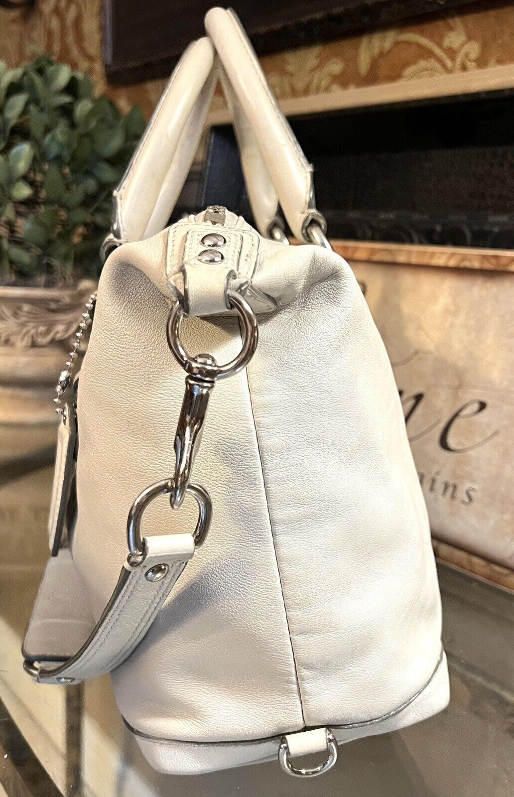 Coach Handbag Pearl White Silver Leather Shoulder… - image 4