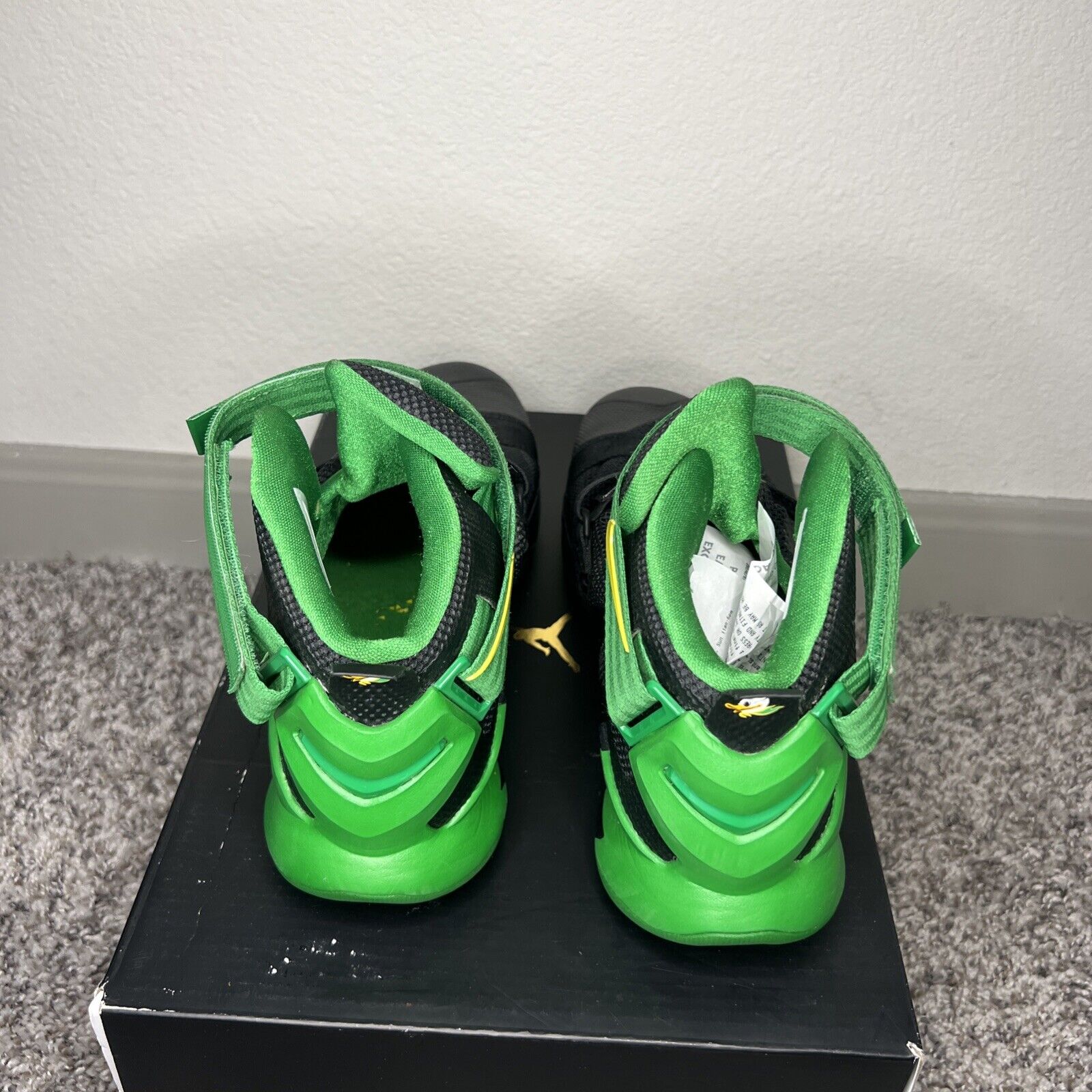 Size 9- Nike LeBron Zoom Soldier 9 *Oregon Ducks* - image 4