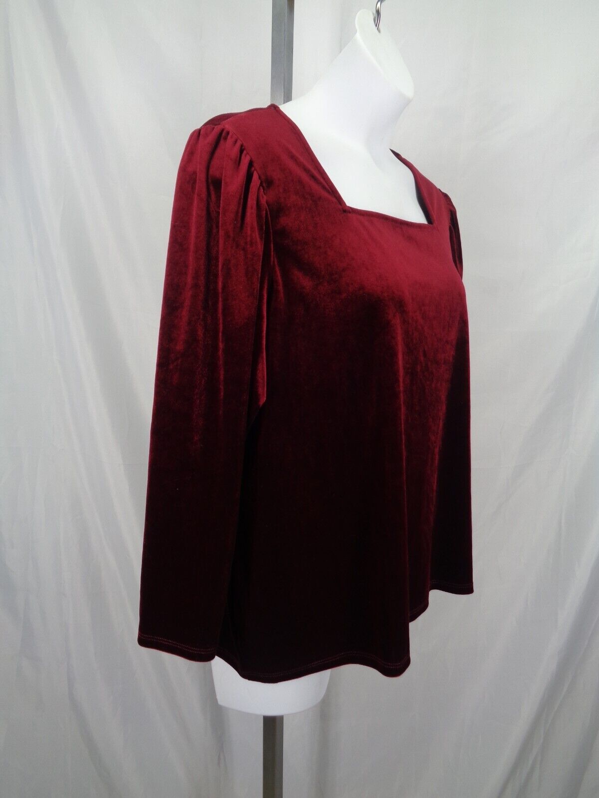 The Pyramid Collection Velvet Square Neck Top Plu… - image 4