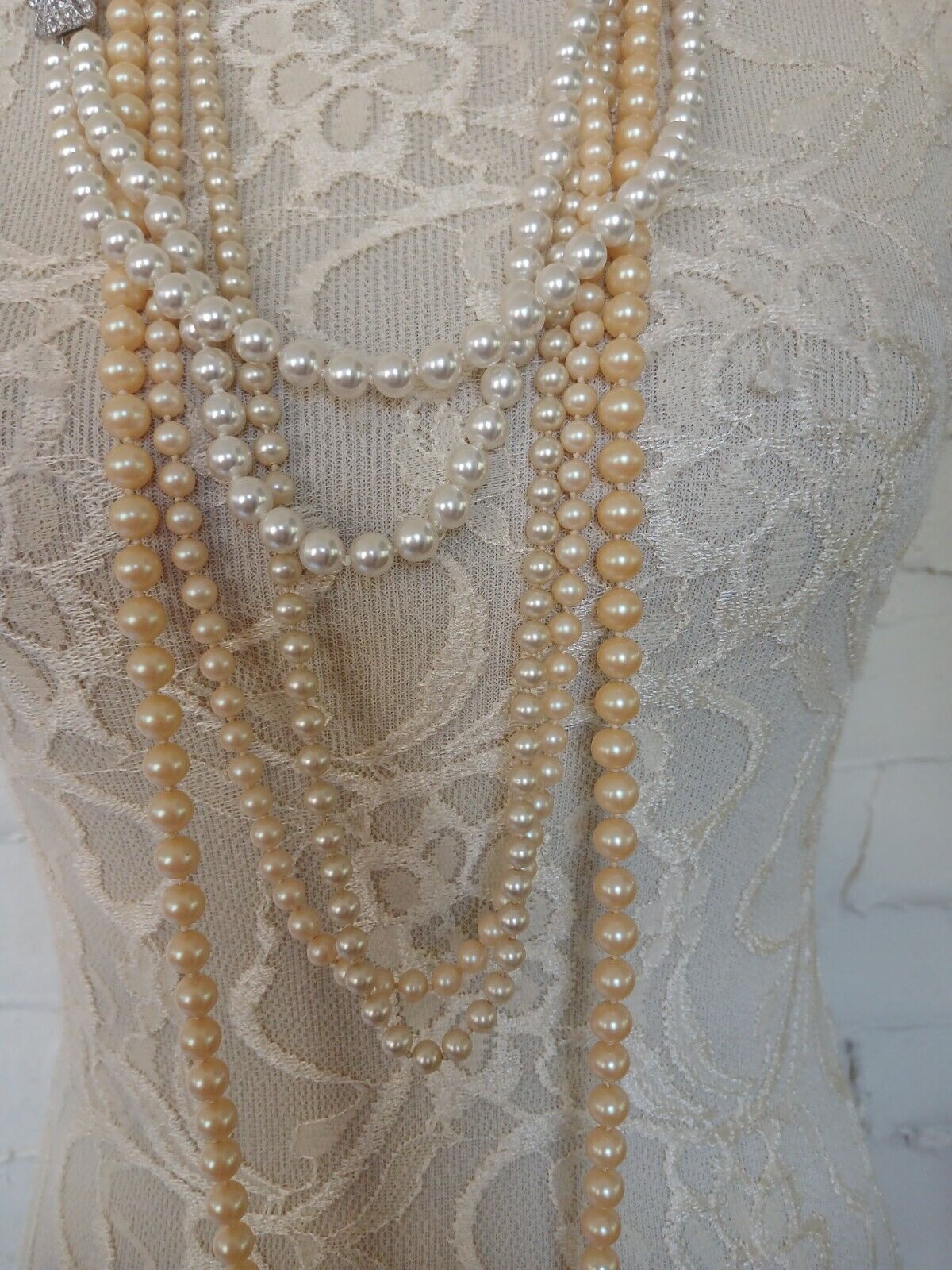 LOT OF 5 VINTAGE FAUX PEARL NECKLACES - image 1