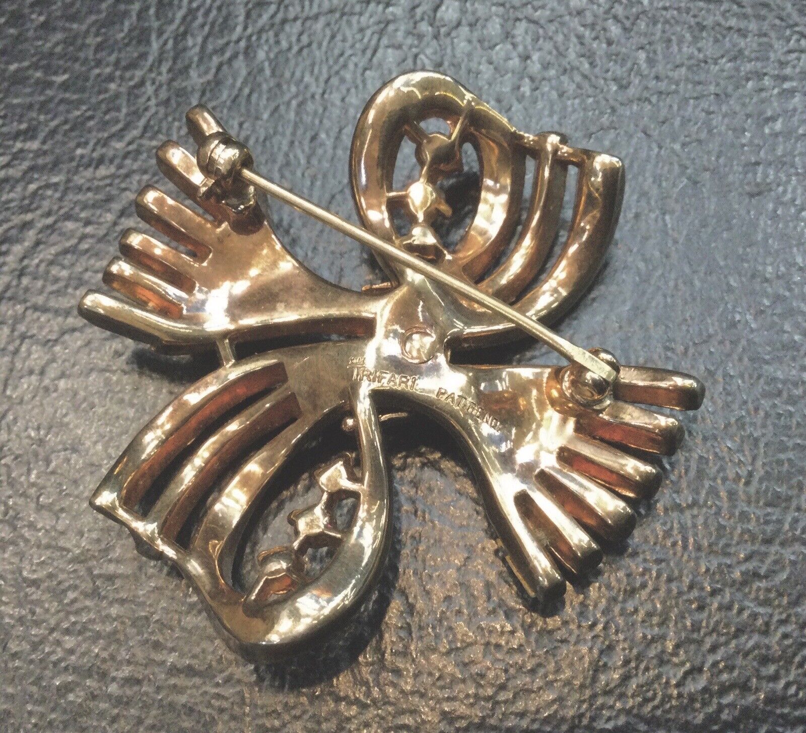 Gorgeous Early Crown Trifari Patent Pending Brooch - image 6